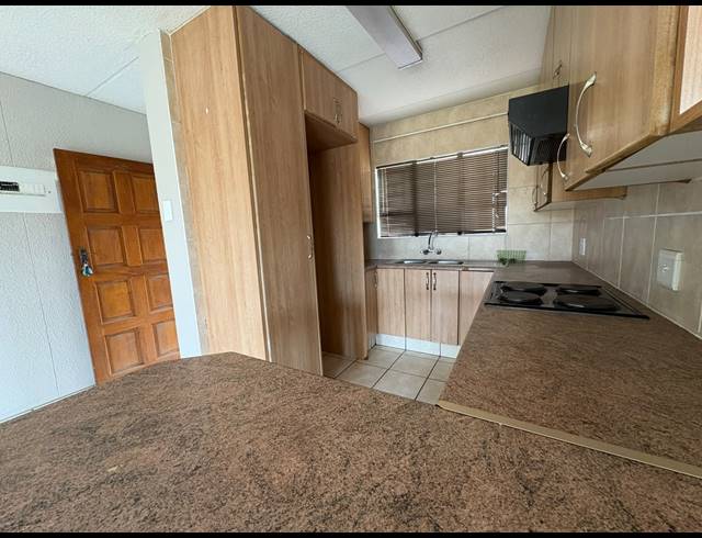 2 BEDROOM FLAT FOR SALE IN VAALPARK